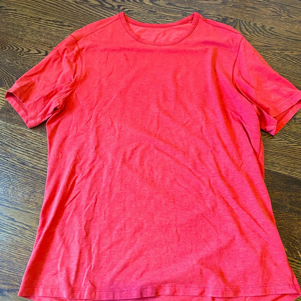 EUC - Lululemon 5 year basic t
